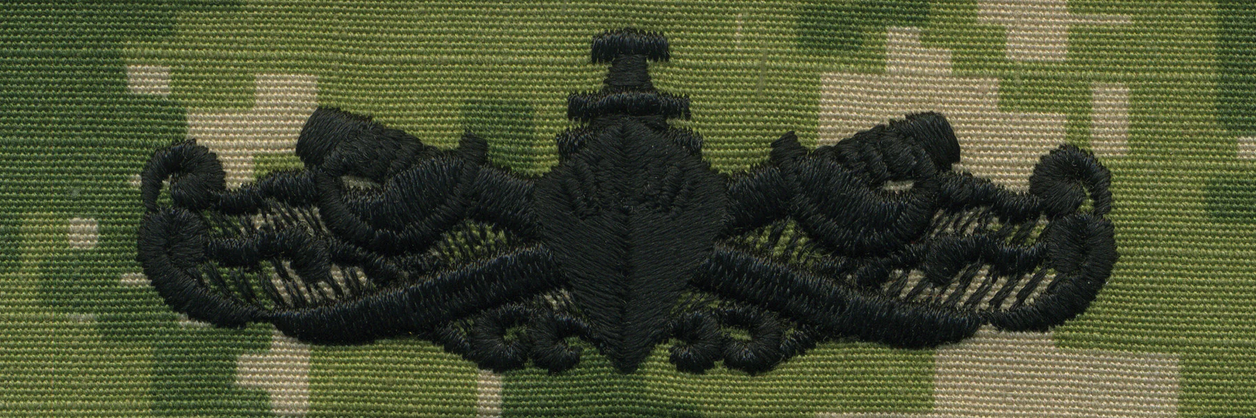Navy Embroidered Badge: Surface Warfare Enlisted - Woodland Digital